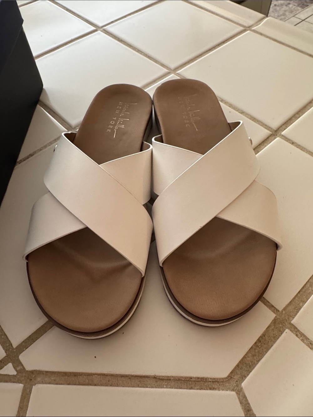 Nicole Miller Fencie White Crisscross Slide Sandals - Size 8